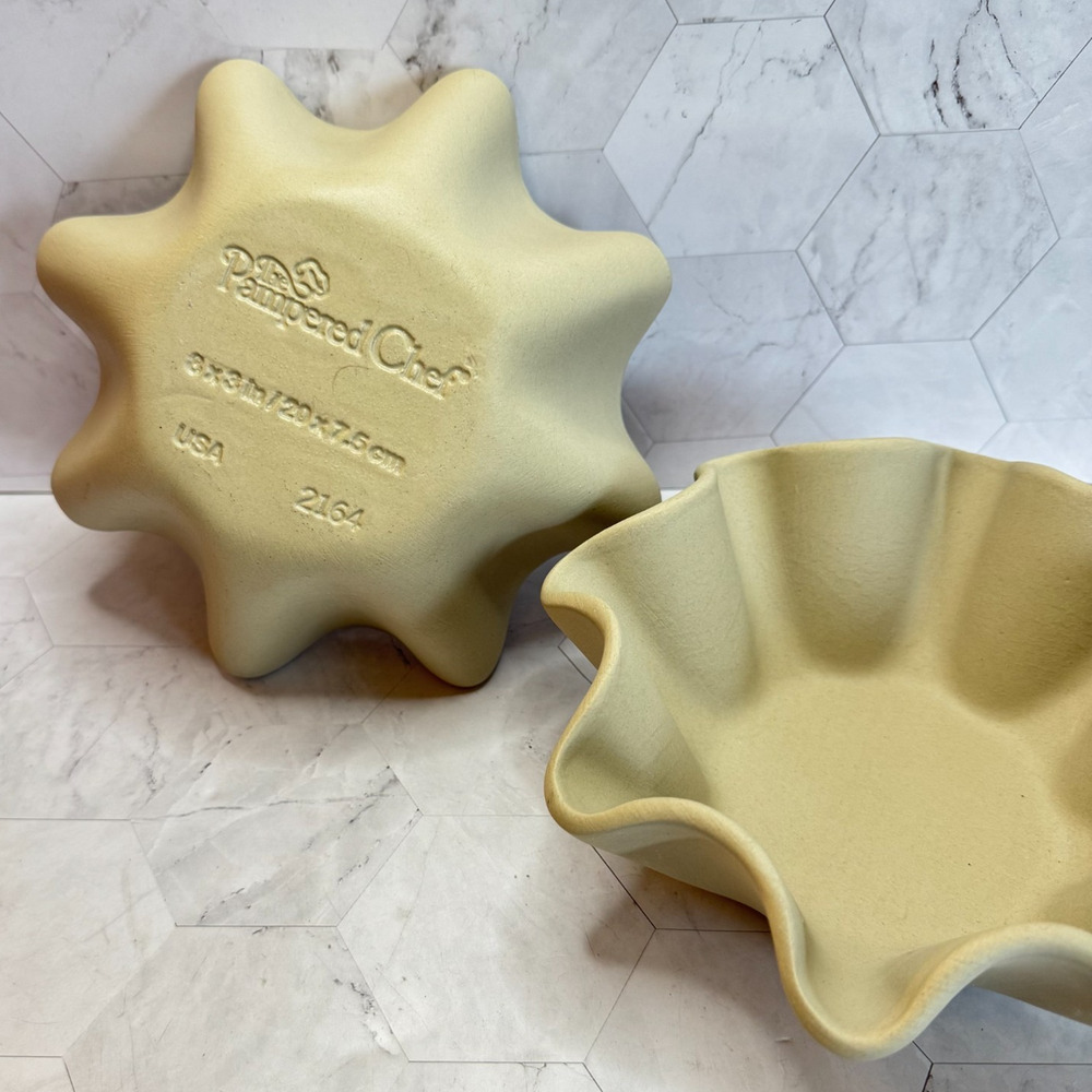 Pampered Chef Tortilla Taco Salad Bowls Stoneware 8x3" 2164 Set of 2 Unused